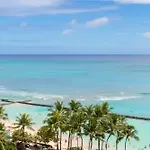 Turquoise Ocean Views Walk To Waikiki